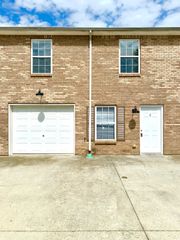 604 Cory Dr Apt B, Clarksville, TN 37040