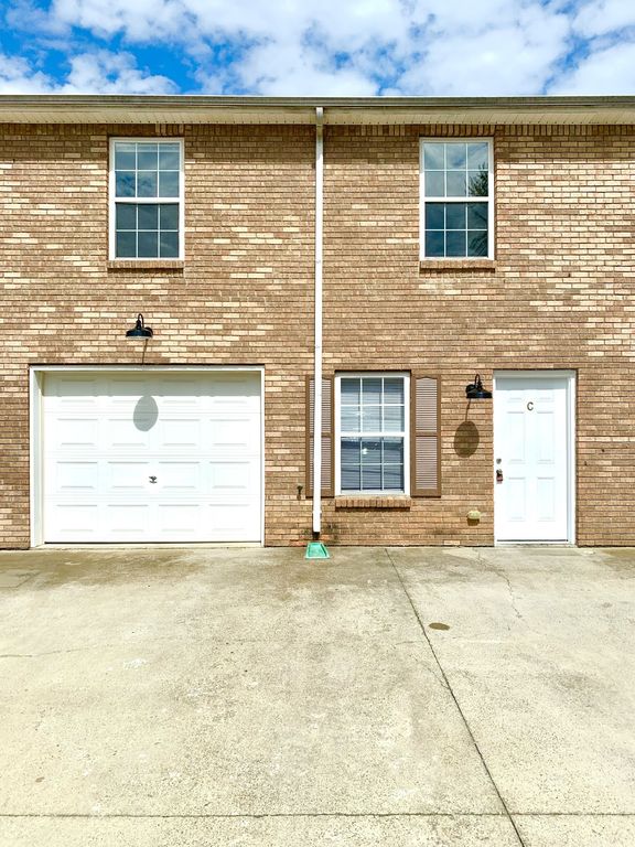 604 Cory Dr Apt B, Clarksville, TN 37040