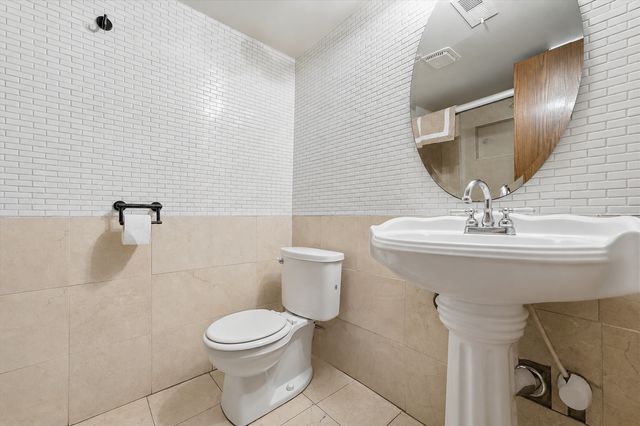 10706 S Neenah Avenue, Worth, IL 60482