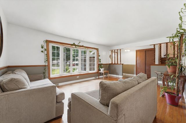 10706 S Neenah Avenue, Worth, IL 60482