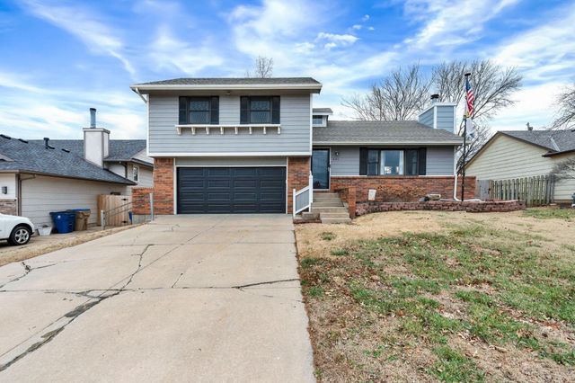 501 E Tall Tree Rd, Derby, KS 67037