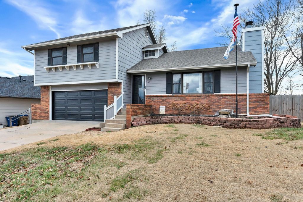 501 E Tall Tree Rd, Derby, KS 67037