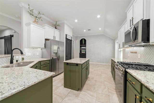 3825 Enchanted Timbers Lane, Spring, TX 77386