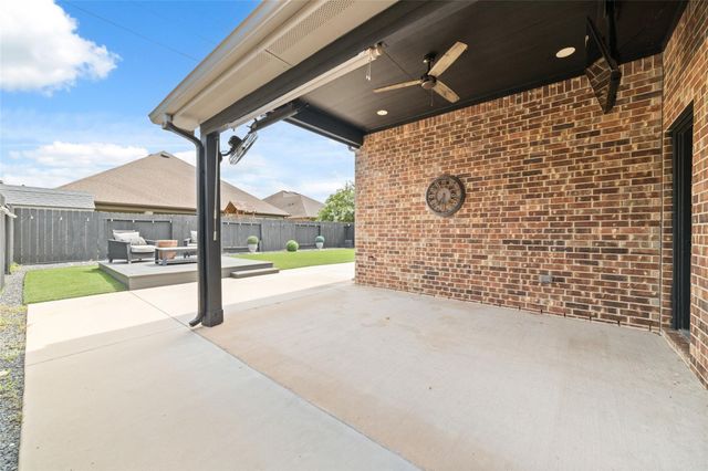3825 Enchanted Timbers Lane, Spring, TX 77386