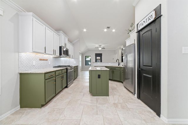 3825 Enchanted Timbers Lane, Spring, TX 77386