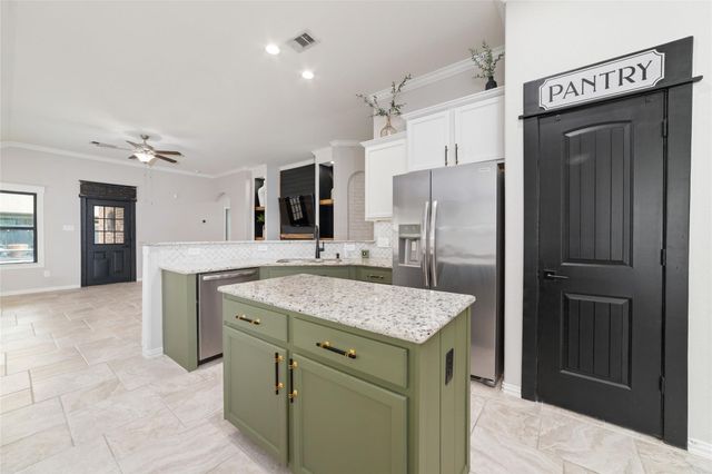 3825 Enchanted Timbers Lane, Spring, TX 77386