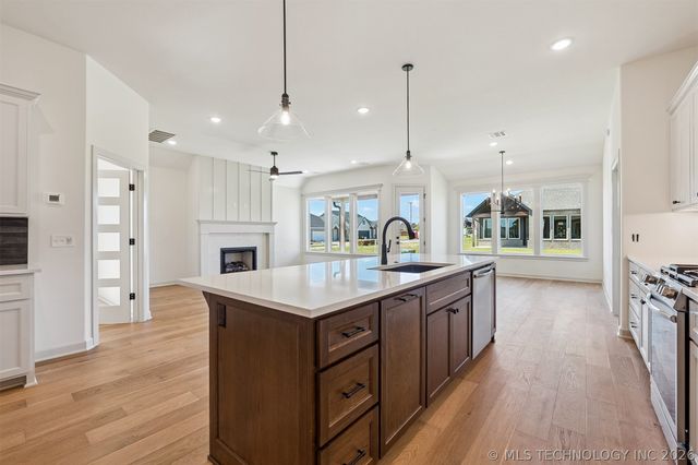 13134 S 98th East Court, Bixby, OK 74008