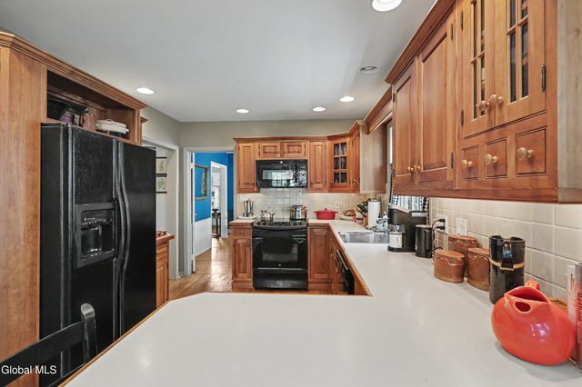 1377 Clifton Park Road, Niskayuna, NY 12309