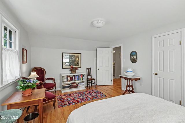 1377 Clifton Park Road, Niskayuna, NY 12309