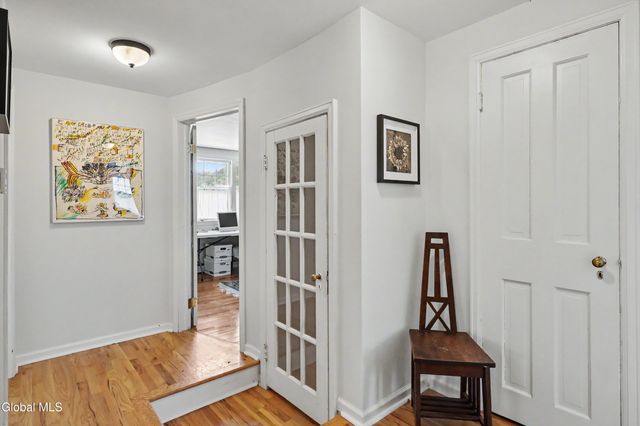 1377 Clifton Park Road, Niskayuna, NY 12309
