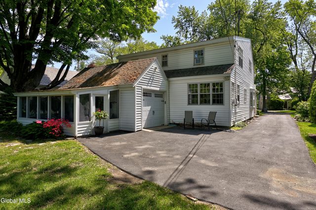 1377 Clifton Park Road, Niskayuna, NY 12309
