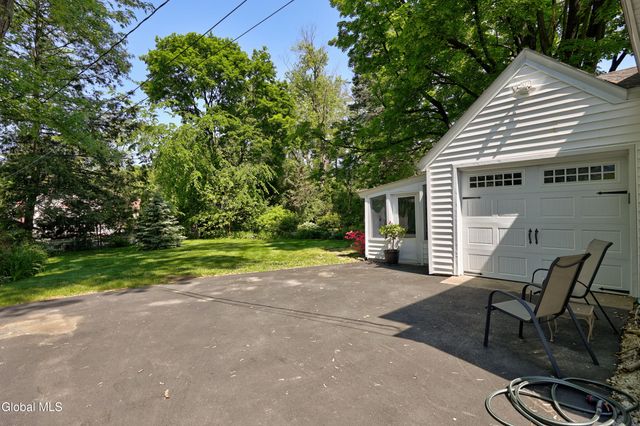 1377 Clifton Park Road, Niskayuna, NY 12309