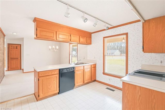 157 Tamworth Drive, Clemmons, NC 27012