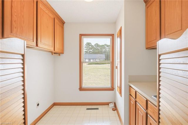 157 Tamworth Drive, Clemmons, NC 27012