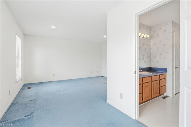 157 Tamworth Drive, Clemmons, NC 27012