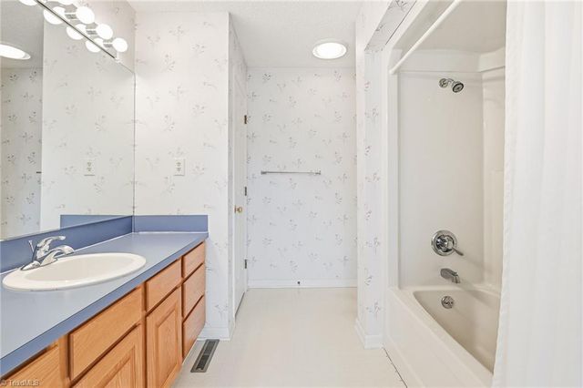 157 Tamworth Drive, Clemmons, NC 27012