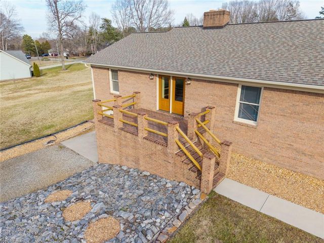 157 Tamworth Drive, Clemmons, NC 27012