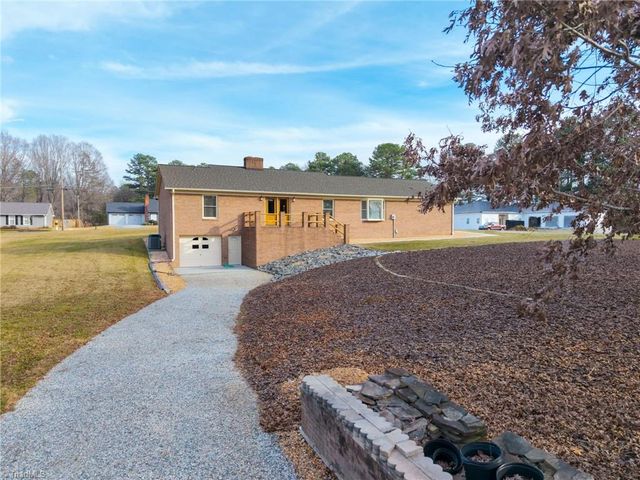 157 Tamworth Drive, Clemmons, NC 27012