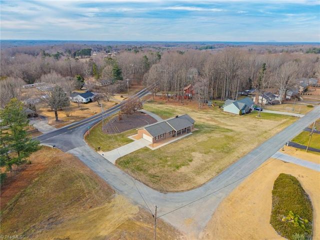 157 Tamworth Drive, Clemmons, NC 27012