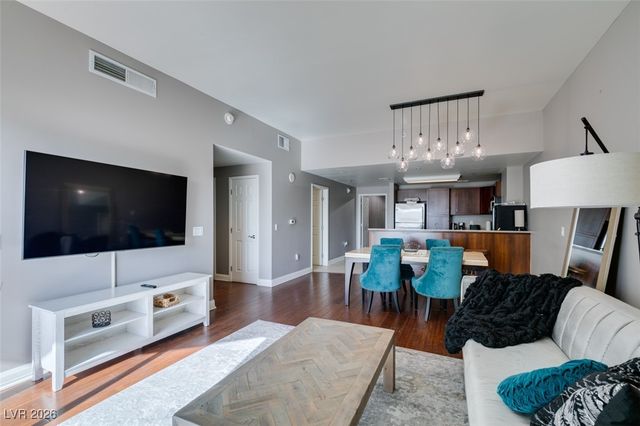 150 Las Vegas Boulevard 807, Las Vegas, NV 89101