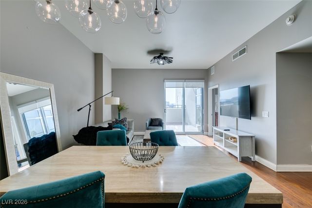 150 Las Vegas Boulevard 807, Las Vegas, NV 89101