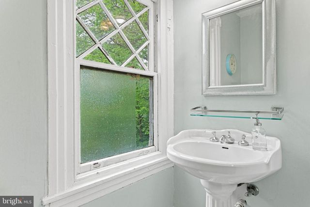 212 S CHESTER RD, Swarthmore, PA 19081