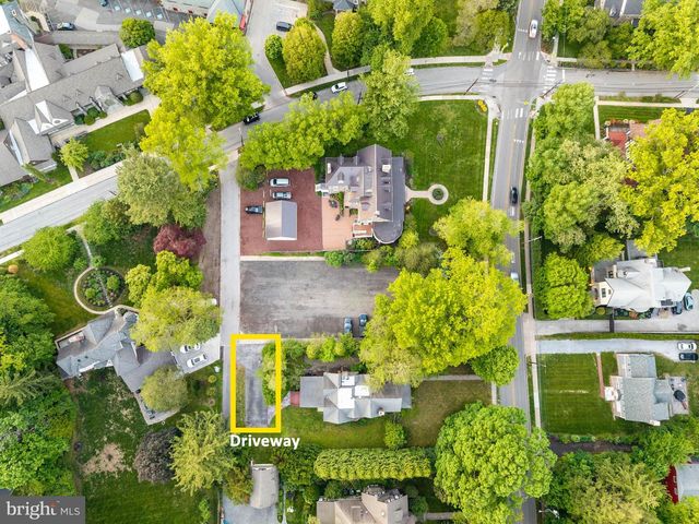 212 S CHESTER RD, Swarthmore, PA 19081