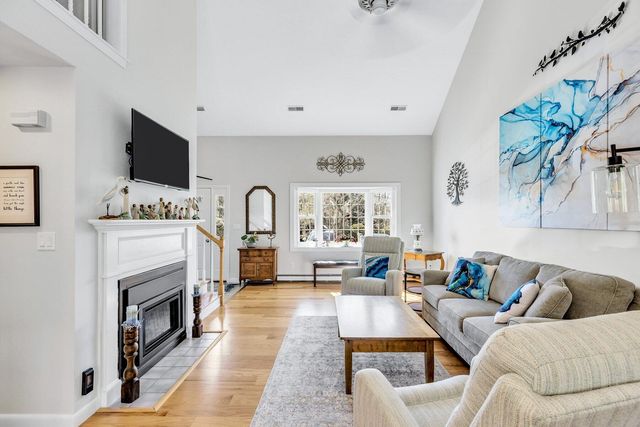 3 Melville Court UNIT C, Pocasset, MA 02559