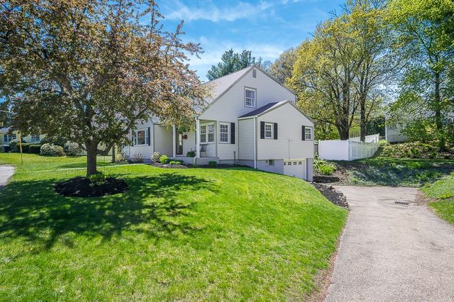 14 Knollwood Drive, Shrewsbury, MA 01545