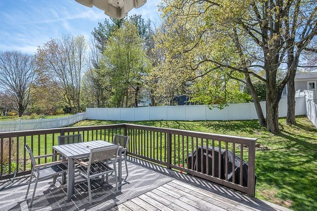 14 Knollwood Drive, Shrewsbury, MA 01545