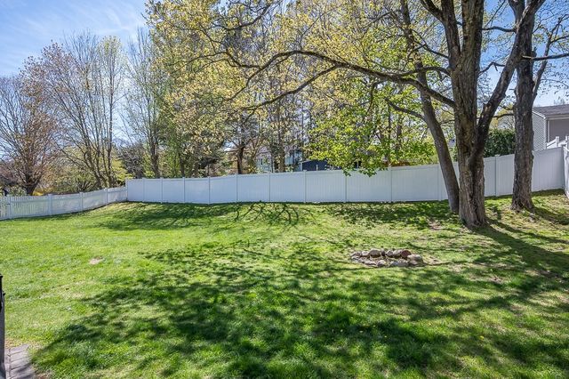 14 Knollwood Drive, Shrewsbury, MA 01545