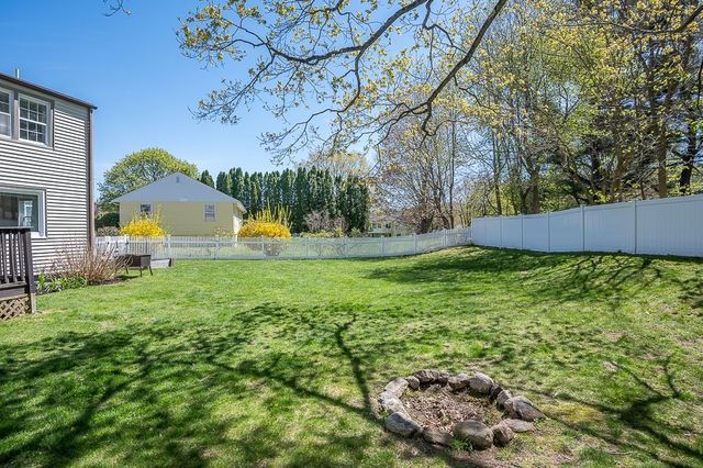 14 Knollwood Drive, Shrewsbury, MA 01545