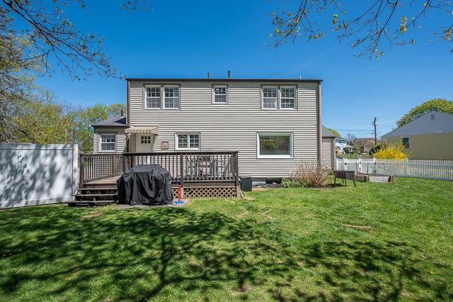 14 Knollwood Drive, Shrewsbury, MA 01545