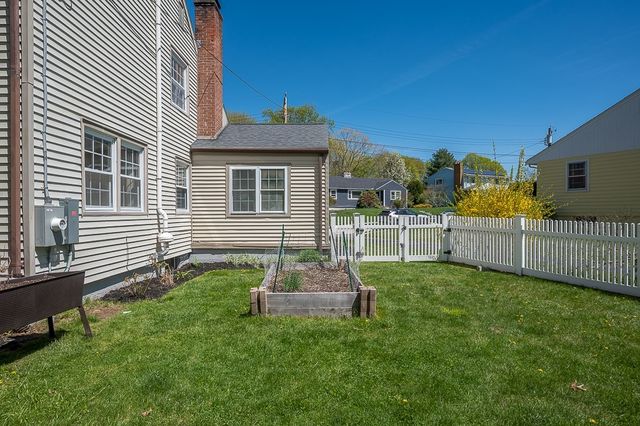 14 Knollwood Drive, Shrewsbury, MA 01545