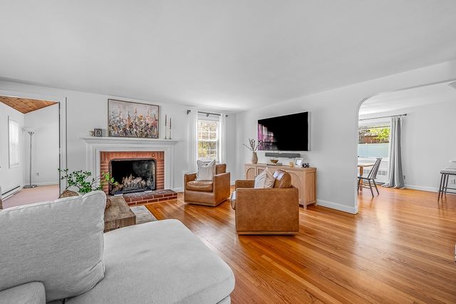 14 Knollwood Drive, Shrewsbury, MA 01545