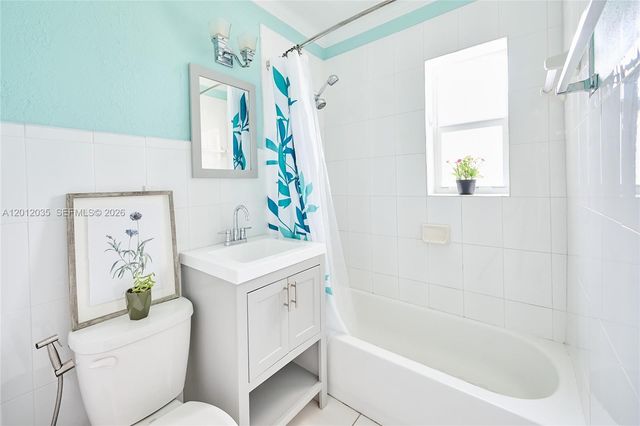 532 NE 16th Ct, Fort Lauderdale, FL 33305