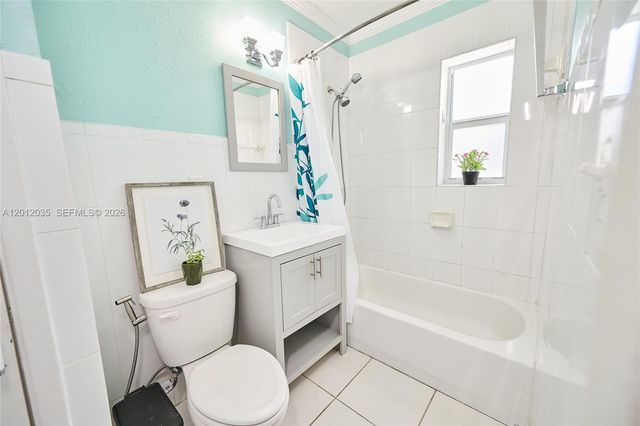 532 NE 16th Ct, Fort Lauderdale, FL 33305
