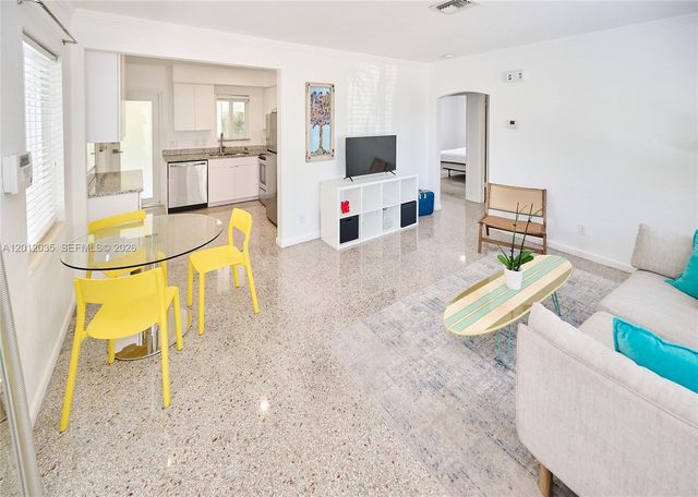 532 NE 16th Ct, Fort Lauderdale, FL 33305