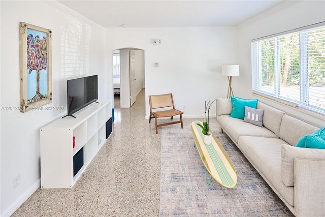 532 NE 16th Ct, Fort Lauderdale, FL 33305