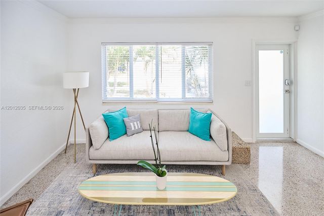 532 NE 16th Ct, Fort Lauderdale, FL 33305