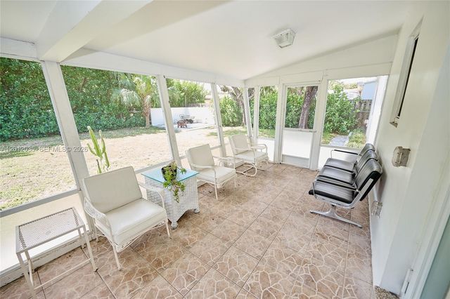 532 NE 16th Ct, Fort Lauderdale, FL 33305