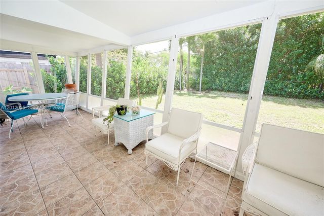 532 NE 16th Ct, Fort Lauderdale, FL 33305