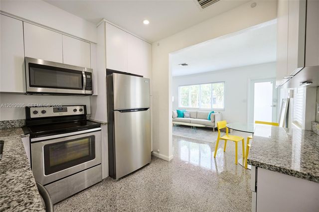 532 NE 16th Ct, Fort Lauderdale, FL 33305