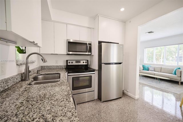 532 NE 16th Ct, Fort Lauderdale, FL 33305