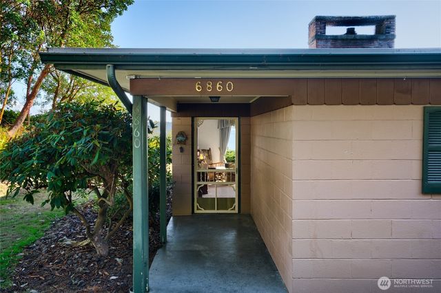 6860 Salmon Beach Road S, Anacortes, WA 98221