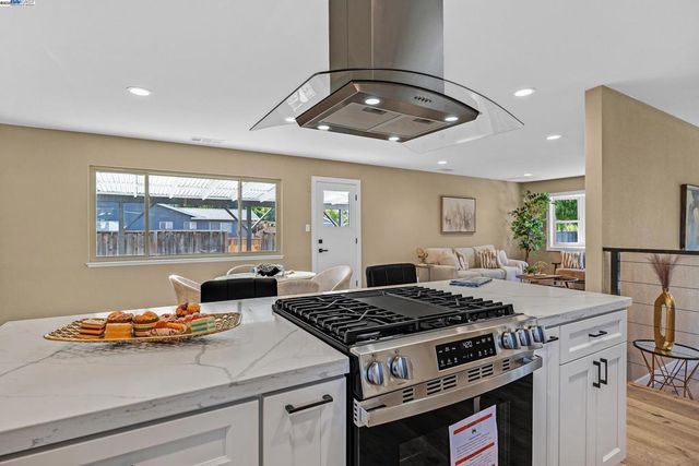 286 Donegal Way, Martinez, CA 94553