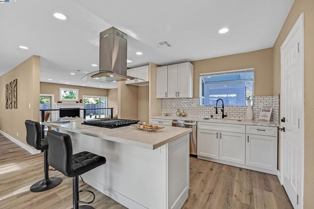 286 Donegal Way, Martinez, CA 94553