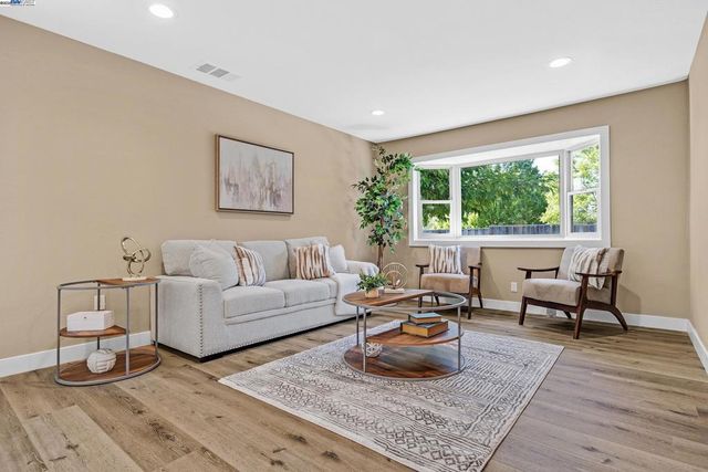 286 Donegal Way, Martinez, CA 94553
