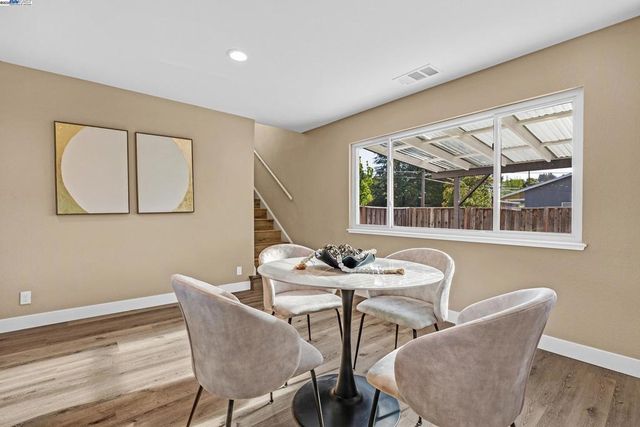 286 Donegal Way, Martinez, CA 94553