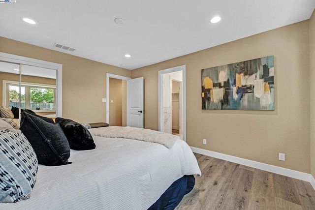 286 Donegal Way, Martinez, CA 94553